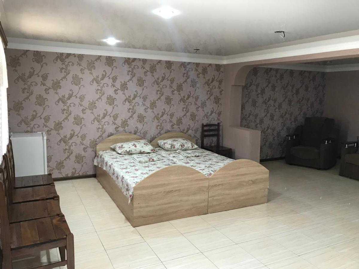 Гостевой Дом "Амза" Bed & Breakfast Tqvarcheli Exterior foto